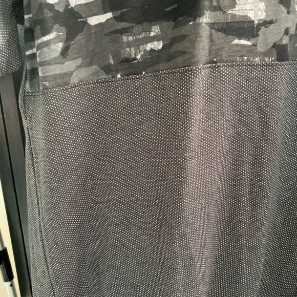 Under Armour T Shirt - Picture 5 of 10